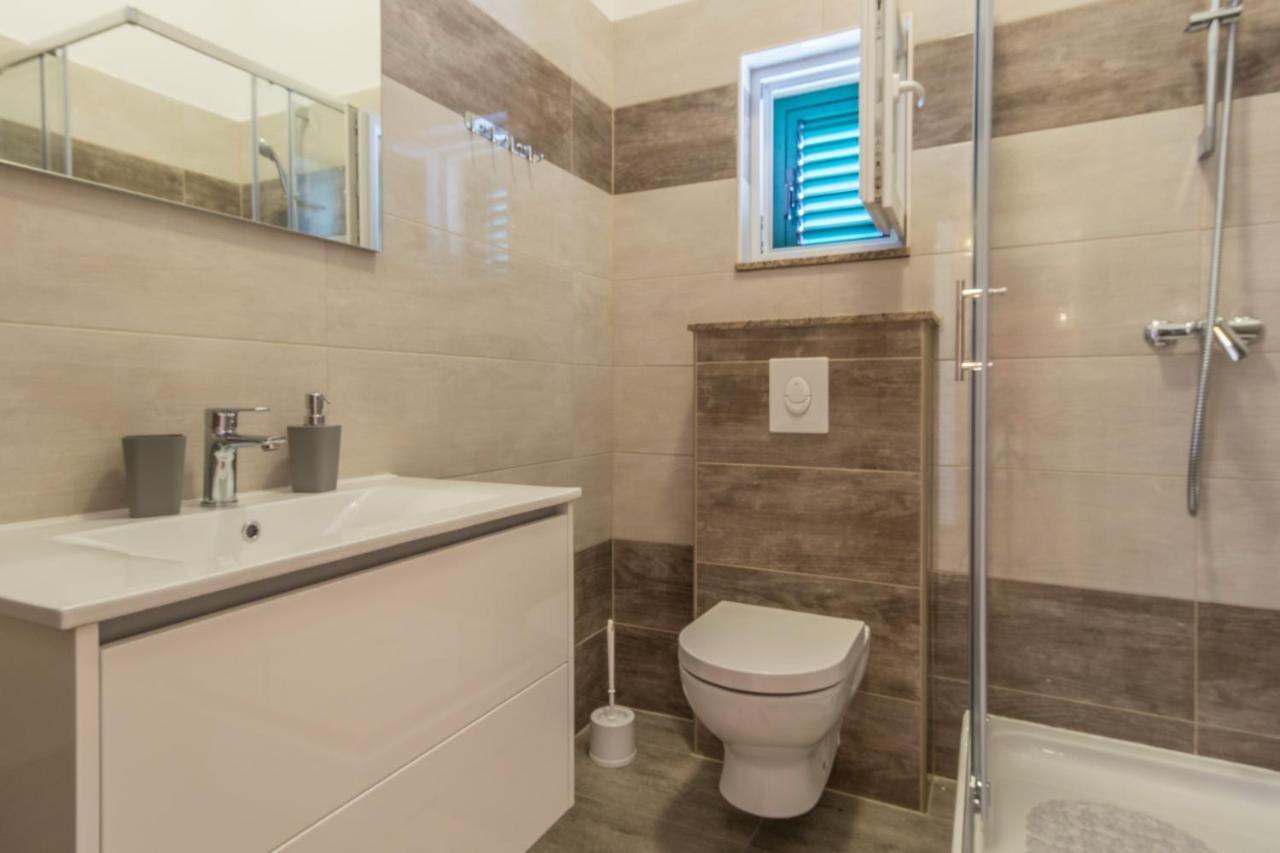 קולאן Apartments By The Sea Simuni, Pag - 18386 מראה חיצוני תמונה
